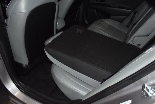 Used 2025 Hyundai Elantra Limited image 32
