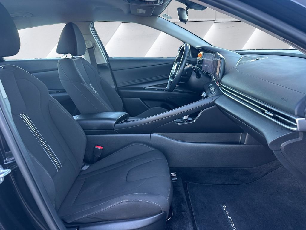 Used 2023 Hyundai Elantra SEL w/ Convenience Package image 13