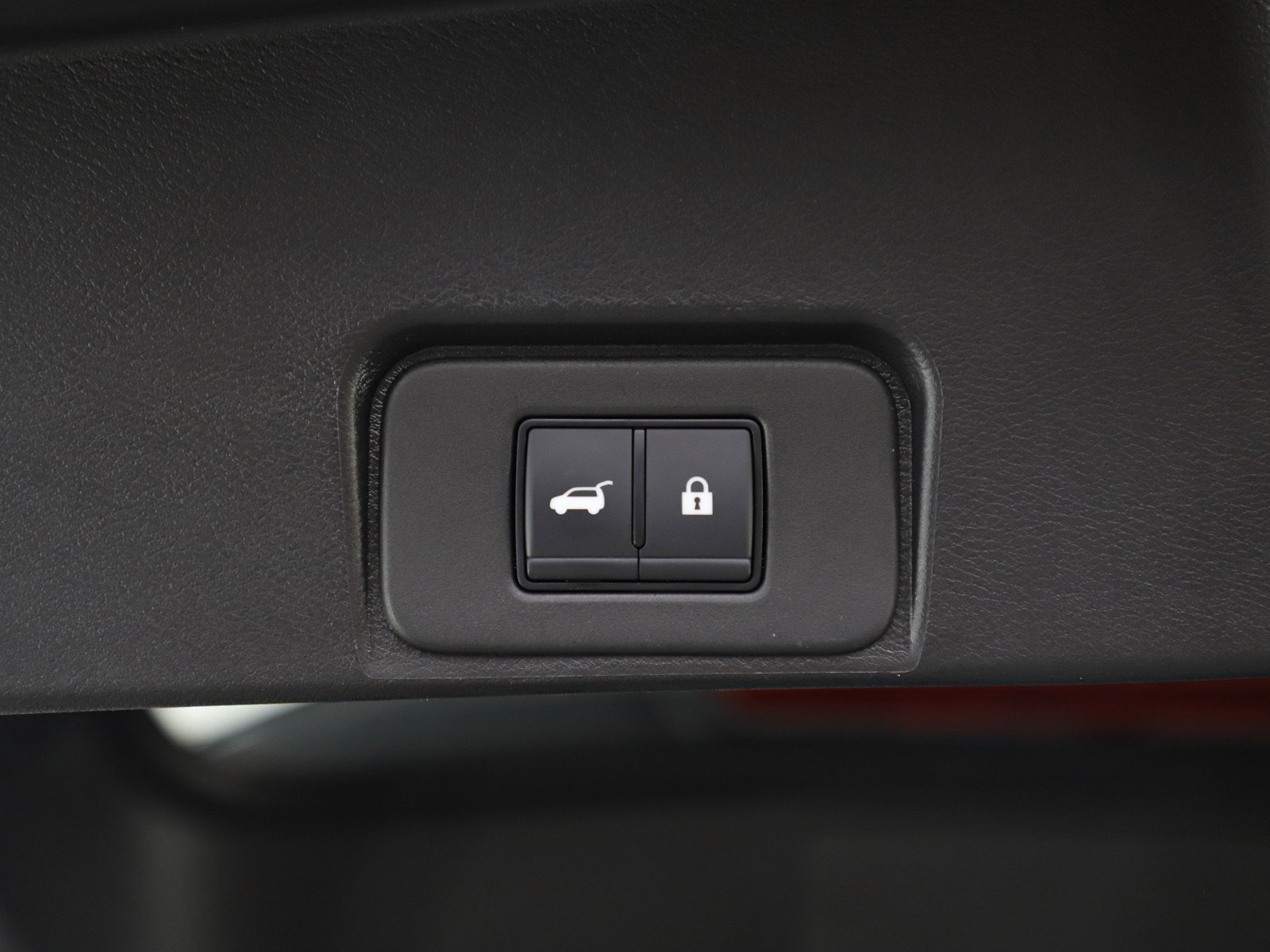 Used 2025 Nissan Rogue SV image 17