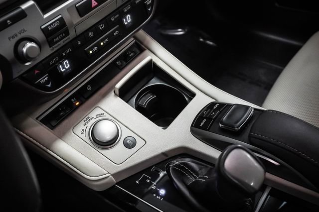Used 2016 Lexus ES 350 w/ Navigation System Package FWD image 17