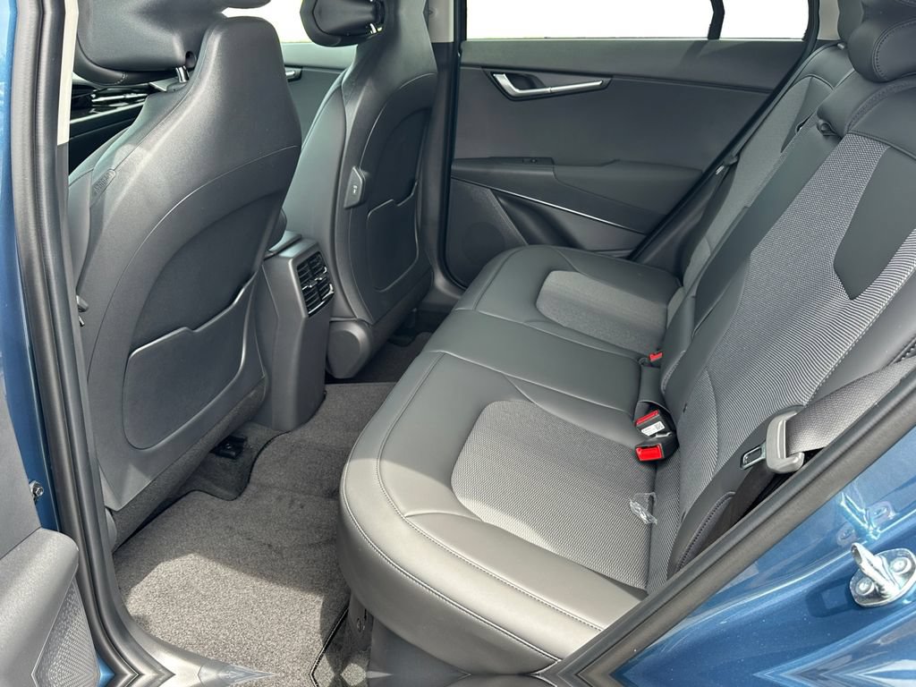 New 2026 Kia Niro EX FWD image 10