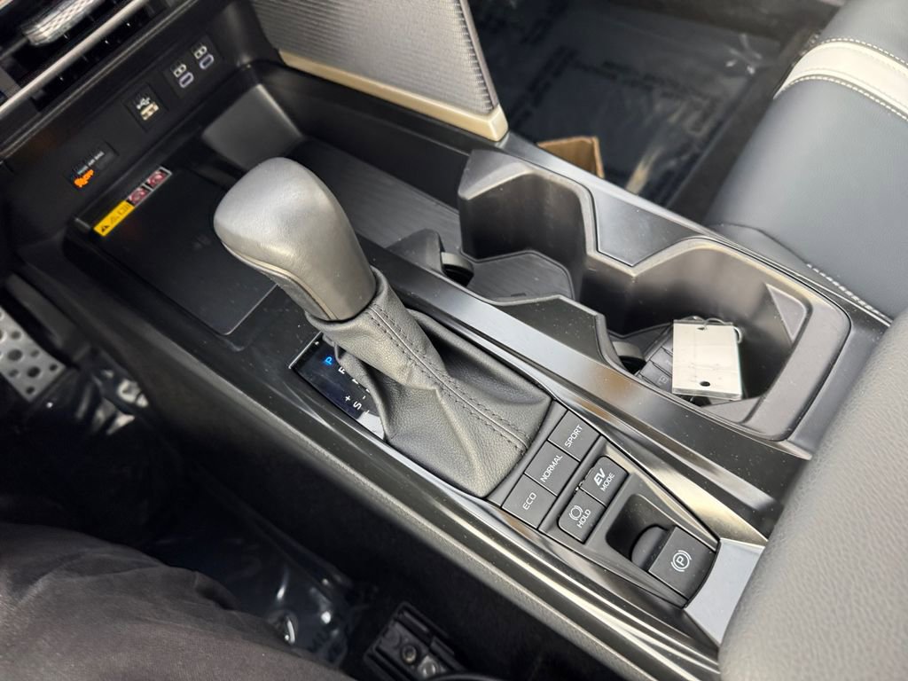 Used 2025 Toyota Camry SE w/ Multimedia Upgrade Package image 23