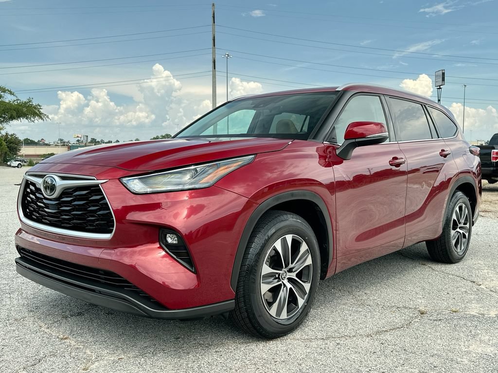 Used 2022 Toyota Highlander XLE