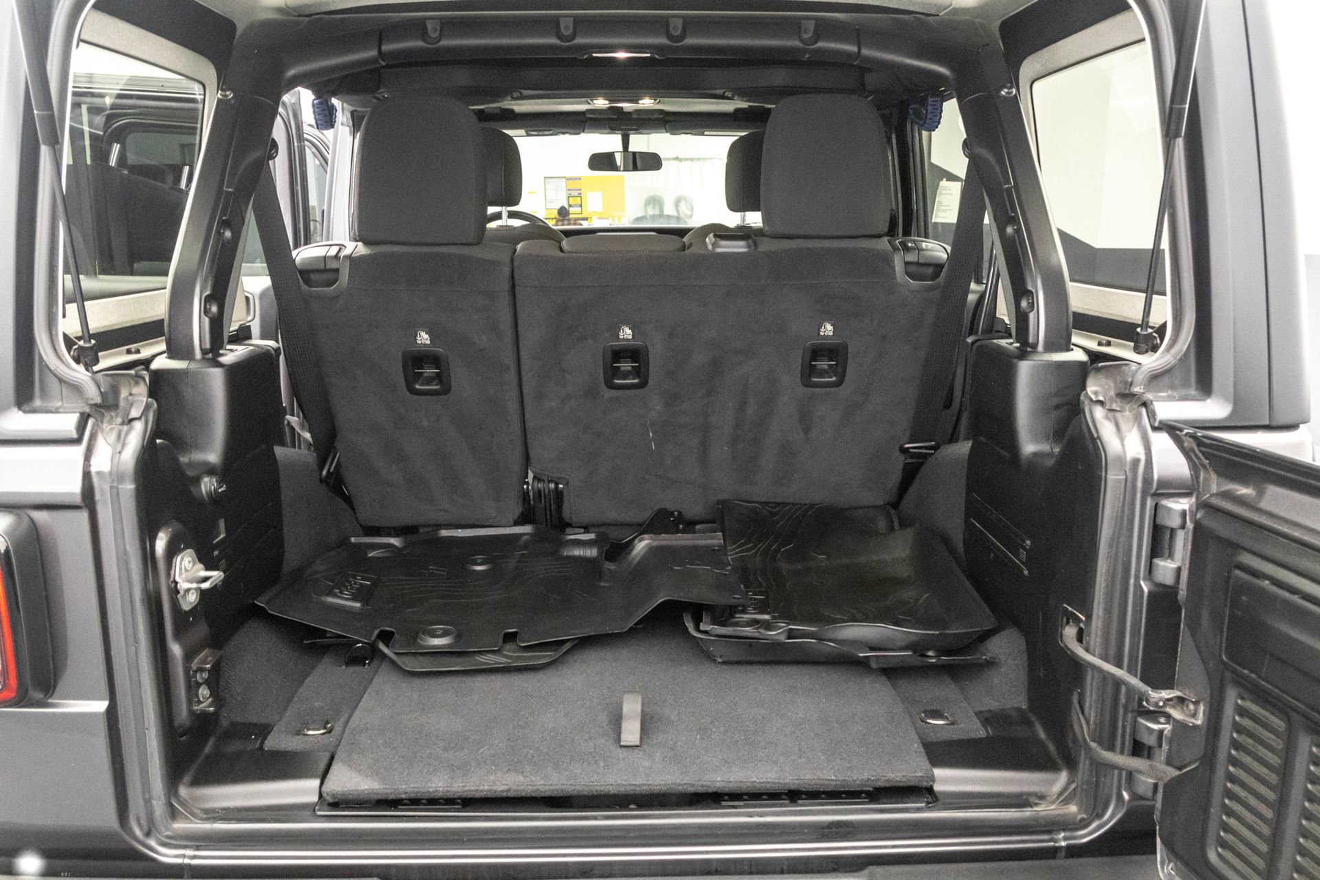 Used 2021 Jeep Wrangler Unlimited Sport image 34