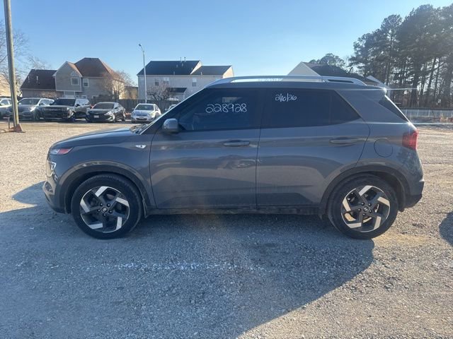 Used 2023 Hyundai Venue SEL image 5