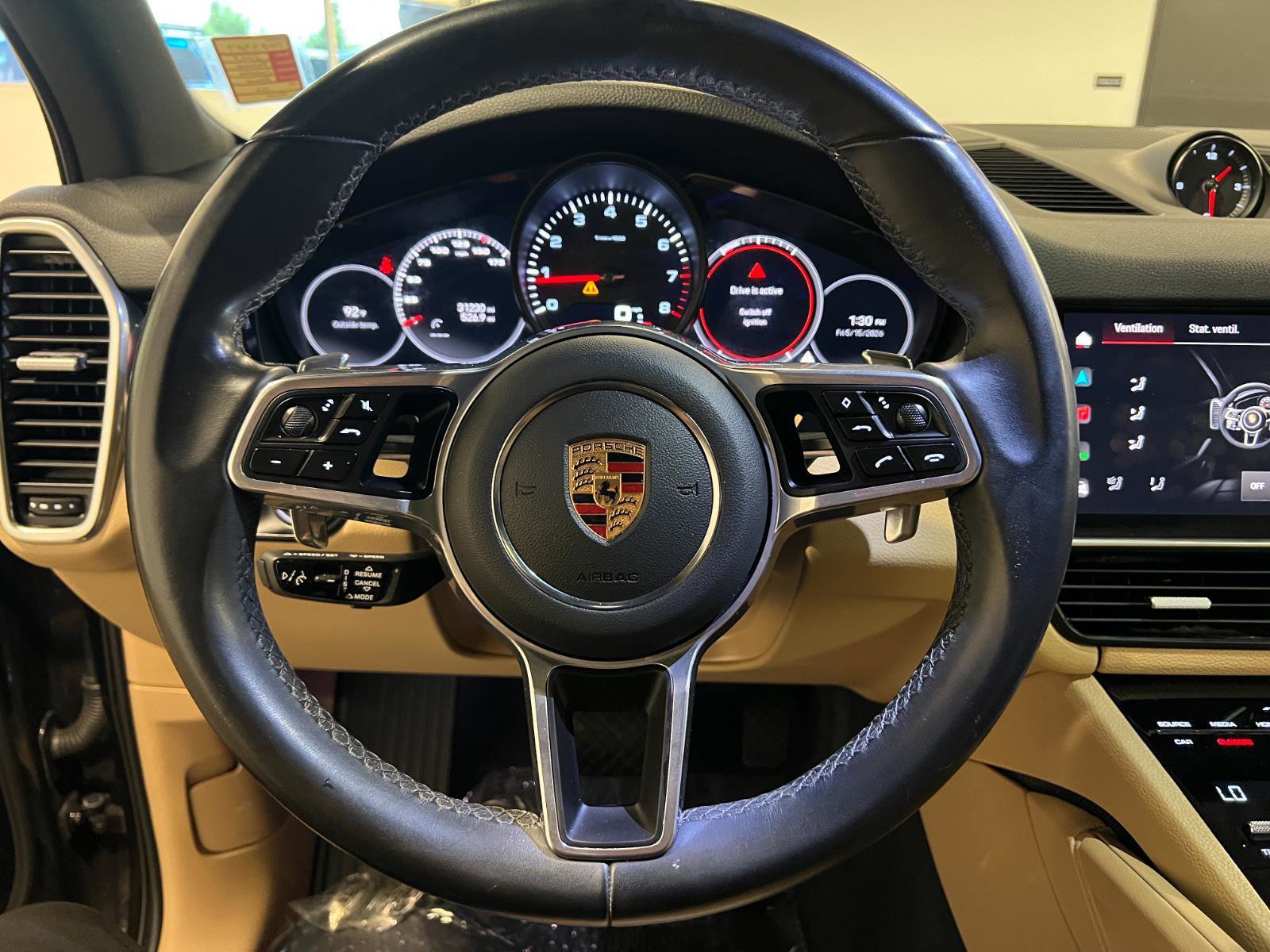 Used 2023 Porsche Cayenne Platinum Edition AWD/4WD image 11