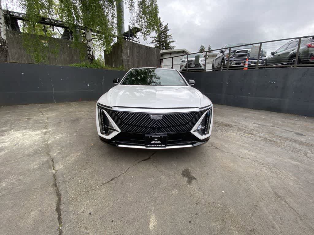 Certified 2025 Cadillac Lyriq Luxury AWD/4WD image 9