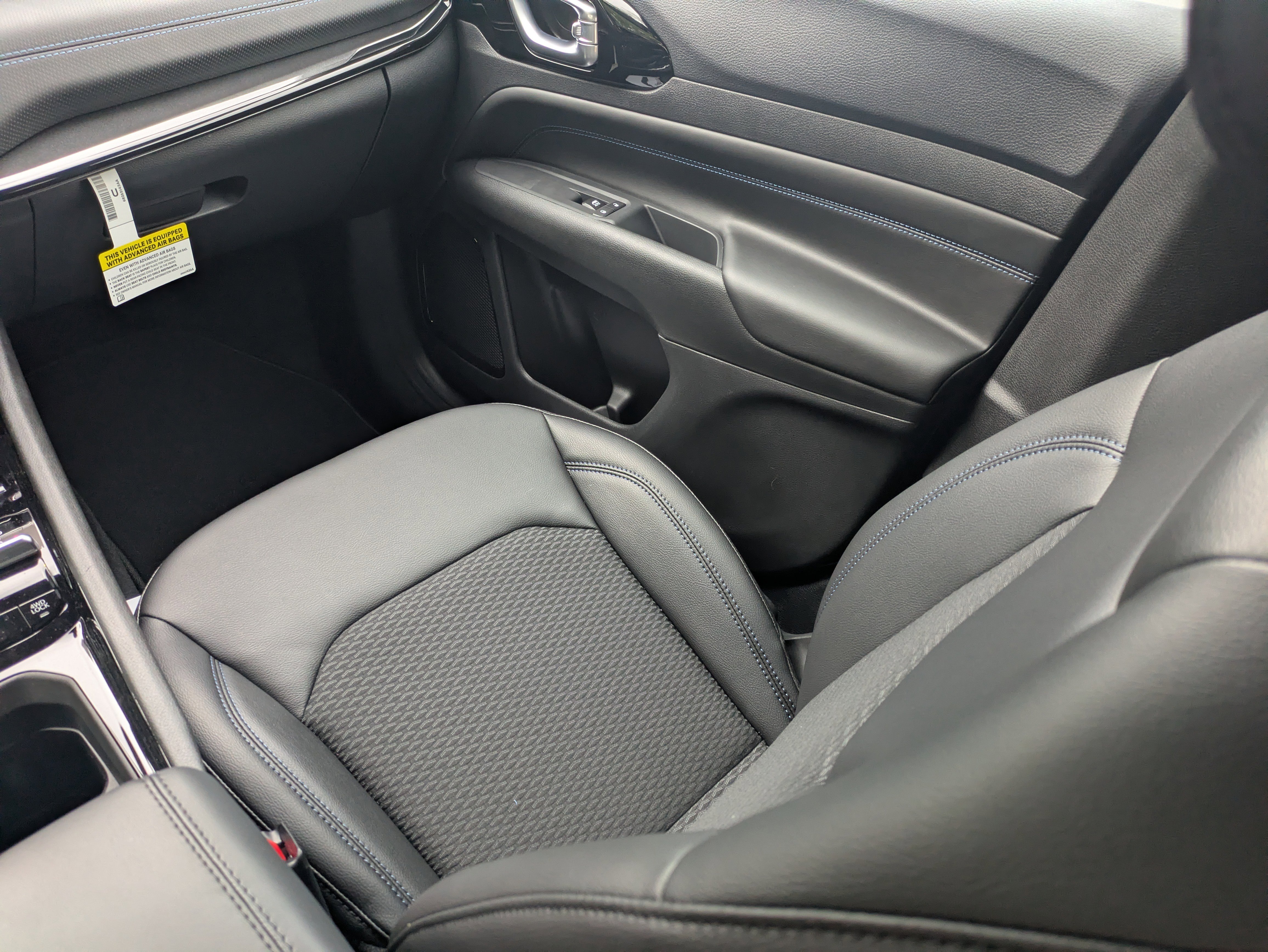 New 2026 Jeep Compass Latitude image 16