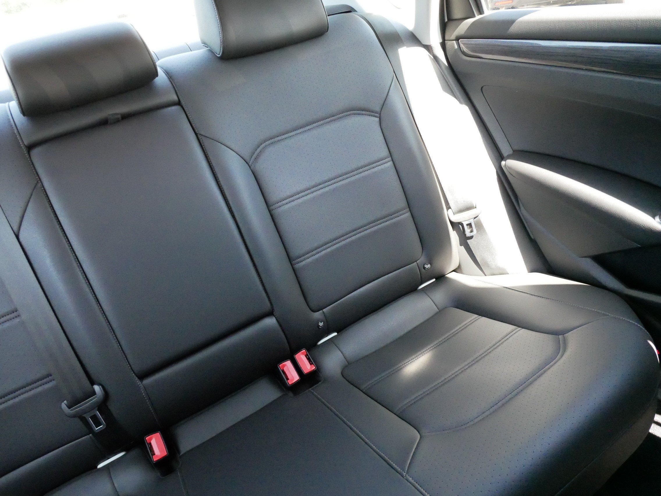 Certified 2020 Volkswagen Passat 2.0T R-Line FWD image 14