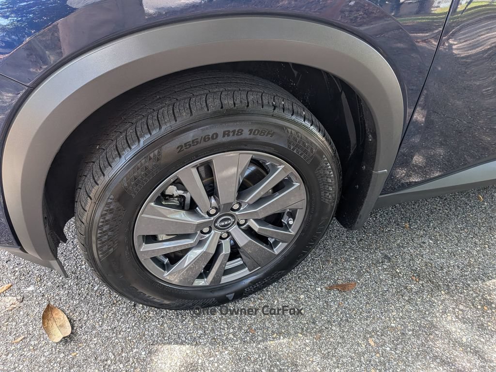 Used 2025 Nissan Pathfinder SV FWD image 12