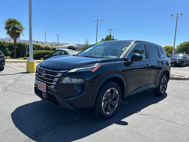 Used 2025 Nissan Rogue SV FWD image 3
