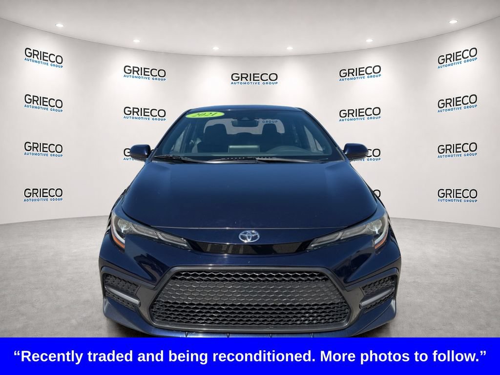 Used 2021 Toyota Corolla SE FWD image 2