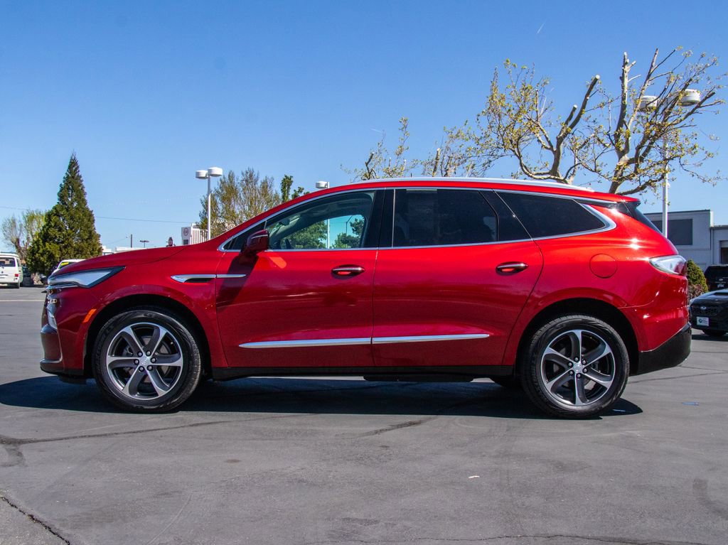 Used 2022 Buick Enclave Essence w/ Experience Buick Package image 4