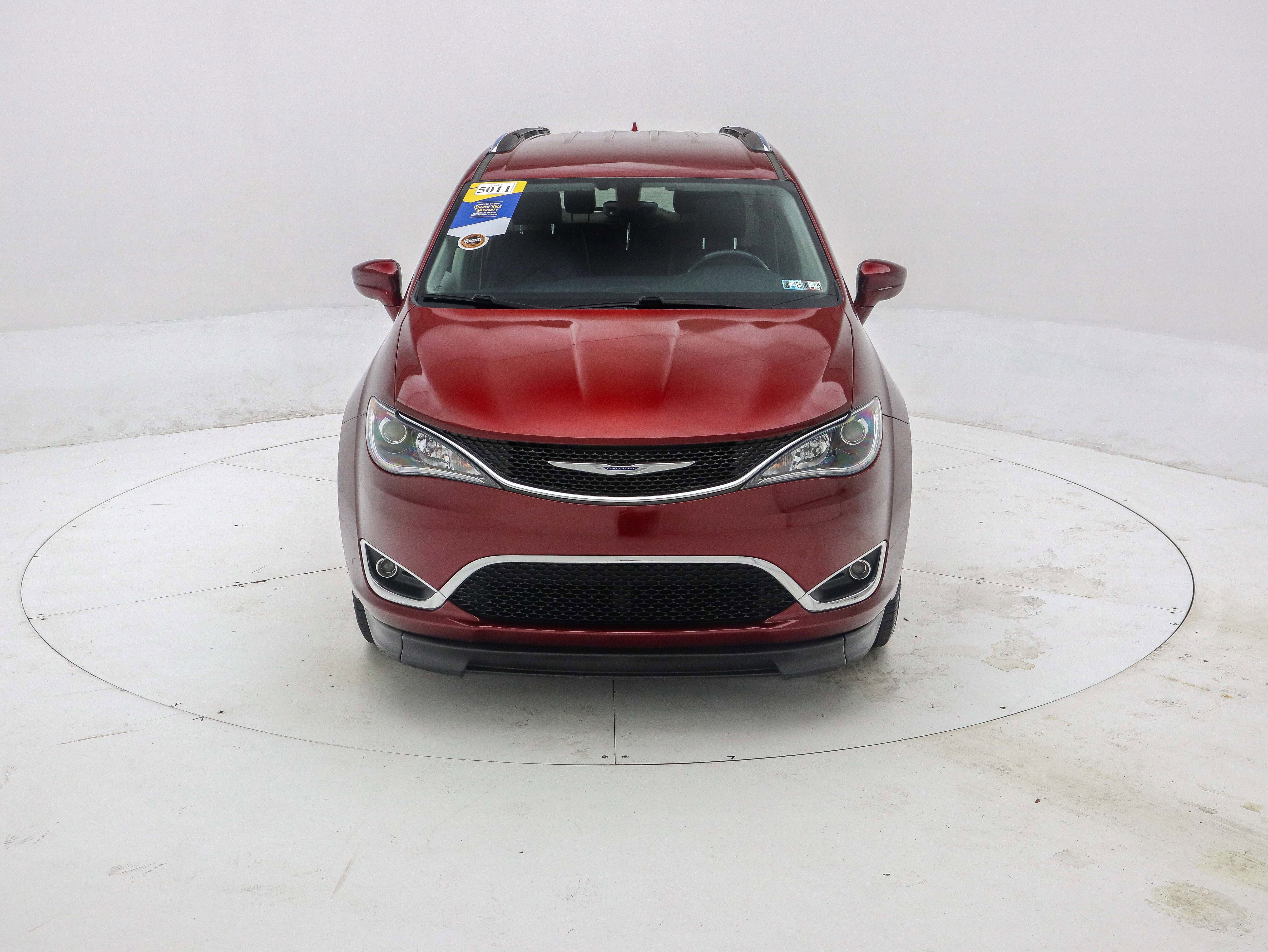 Used 2019 Chrysler Pacifica Touring-L image 10
