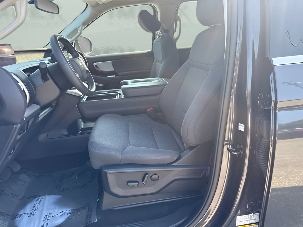 Used 2025 Ford Expedition Max Active RWD image 9