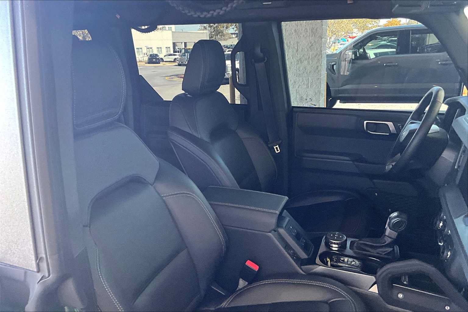 Used 2025 Ford Bronco Big Bend w/ Black Diamond Package AWD/4WD image 9