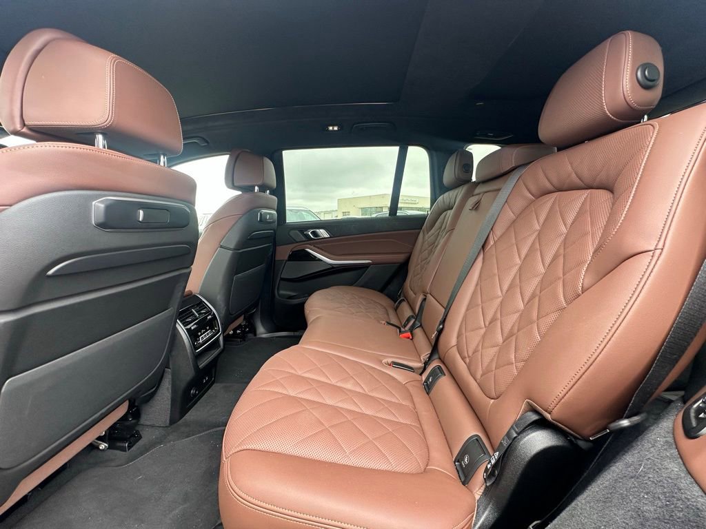 Certified 2026 BMW X7 xDrive40i w/ M Sport Package image 8