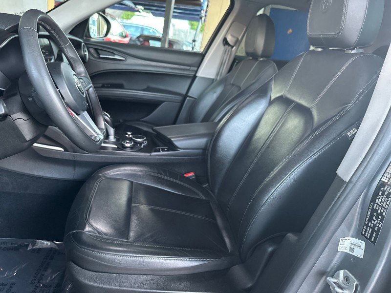 Used 2018 Alfa Romeo Stelvio AWD image 62