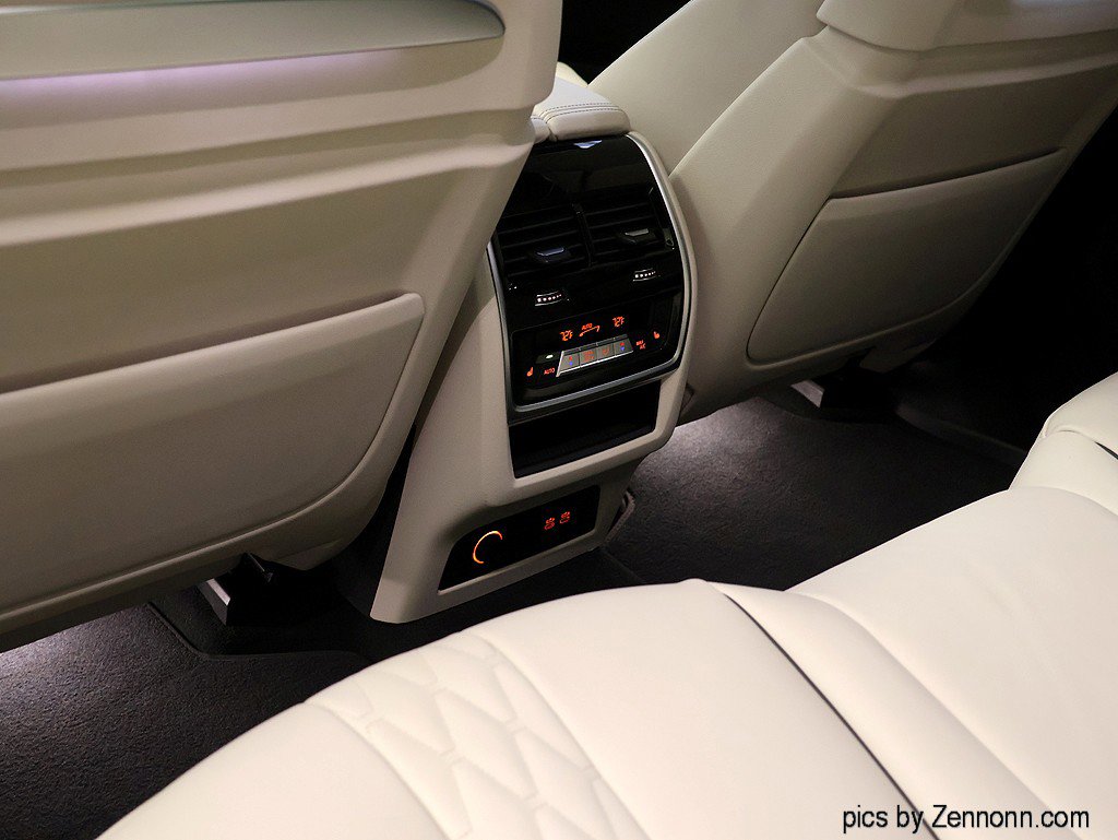 Certified 2024 BMW ALPINA XB7 image 15