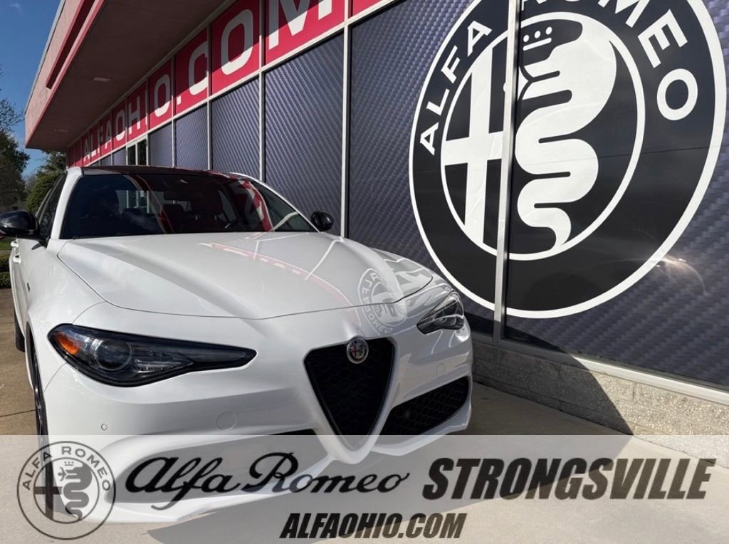 Used 2023 Alfa Romeo Giulia Veloce image 1