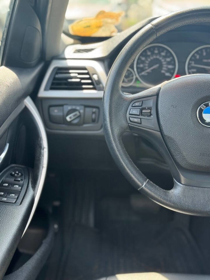 Used 2014 BMW 320i xDrive Sedan AWD/4WD image 14