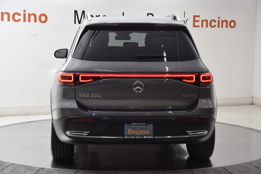 Used 2023 Mercedes-Benz EQB 300 4MATIC image 5
