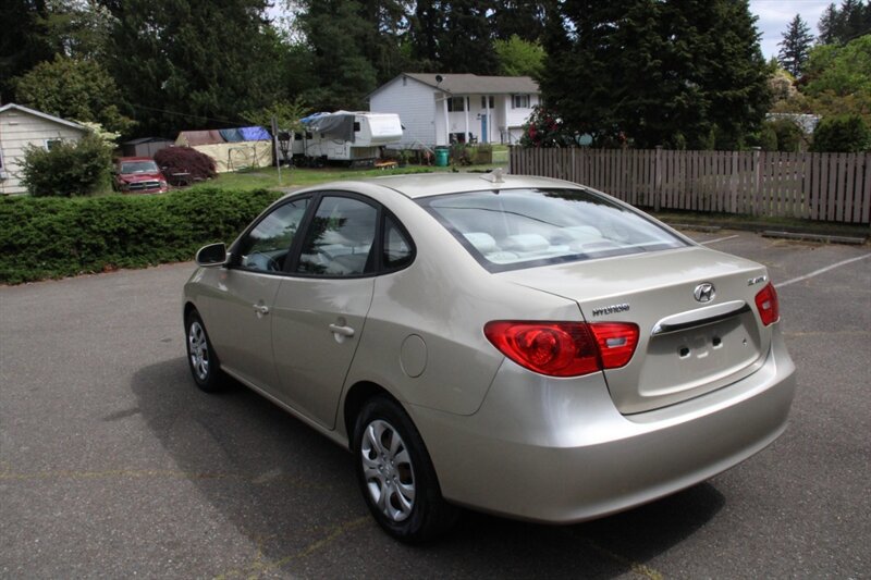 Used 2010 Hyundai Elantra GLS FWD image 4