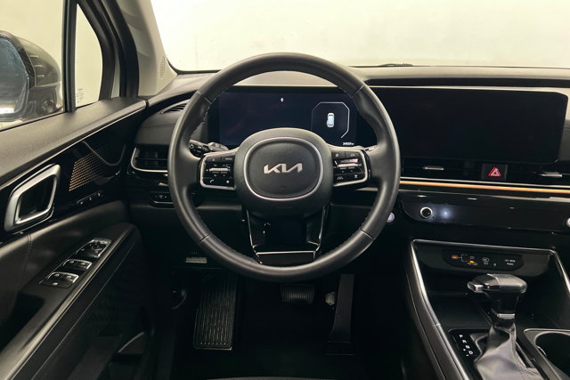 Used 2025 Kia Carnival SX Prestige FWD image 12