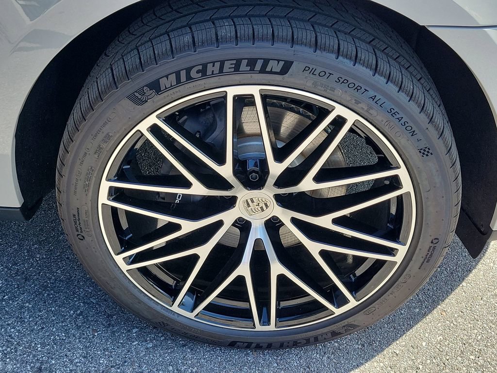 New 2026 Porsche Macan image 12