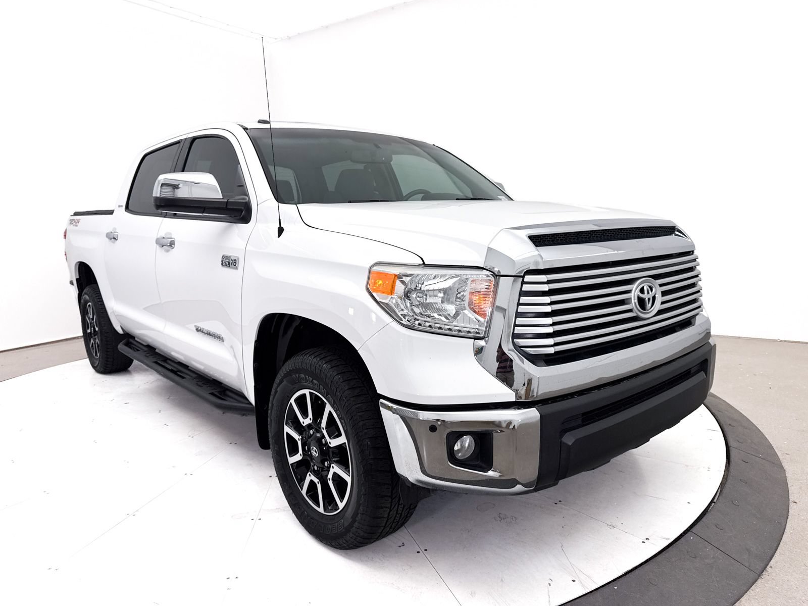 Used 2016 Toyota Tundra Limited w/ Limited Premium Package AWD/4WD image 12