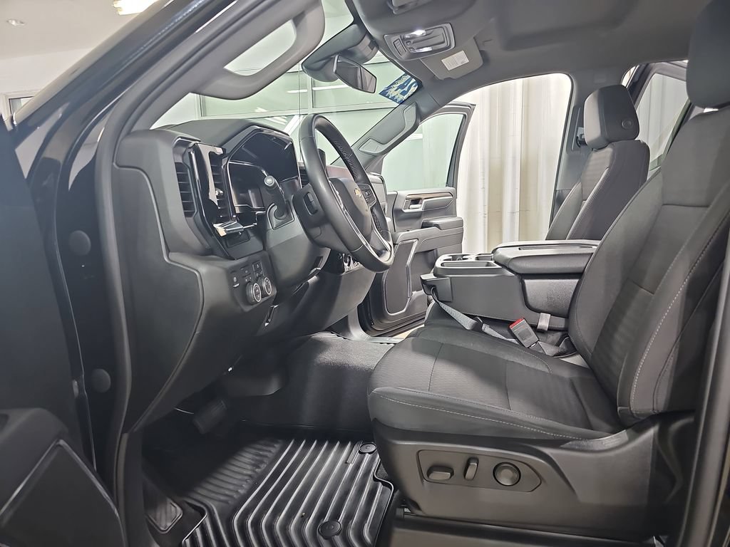 Certified 2024 Chevrolet Silverado 1500 LT AWD/4WD image 18