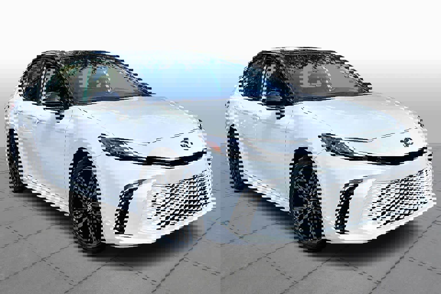 Used 2025 Toyota Camry XSE image 2