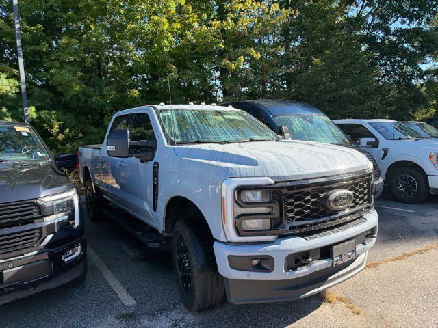 Used 2026 Ford F350 Lariat w/ Black Appearance Package AWD/4WD image 3