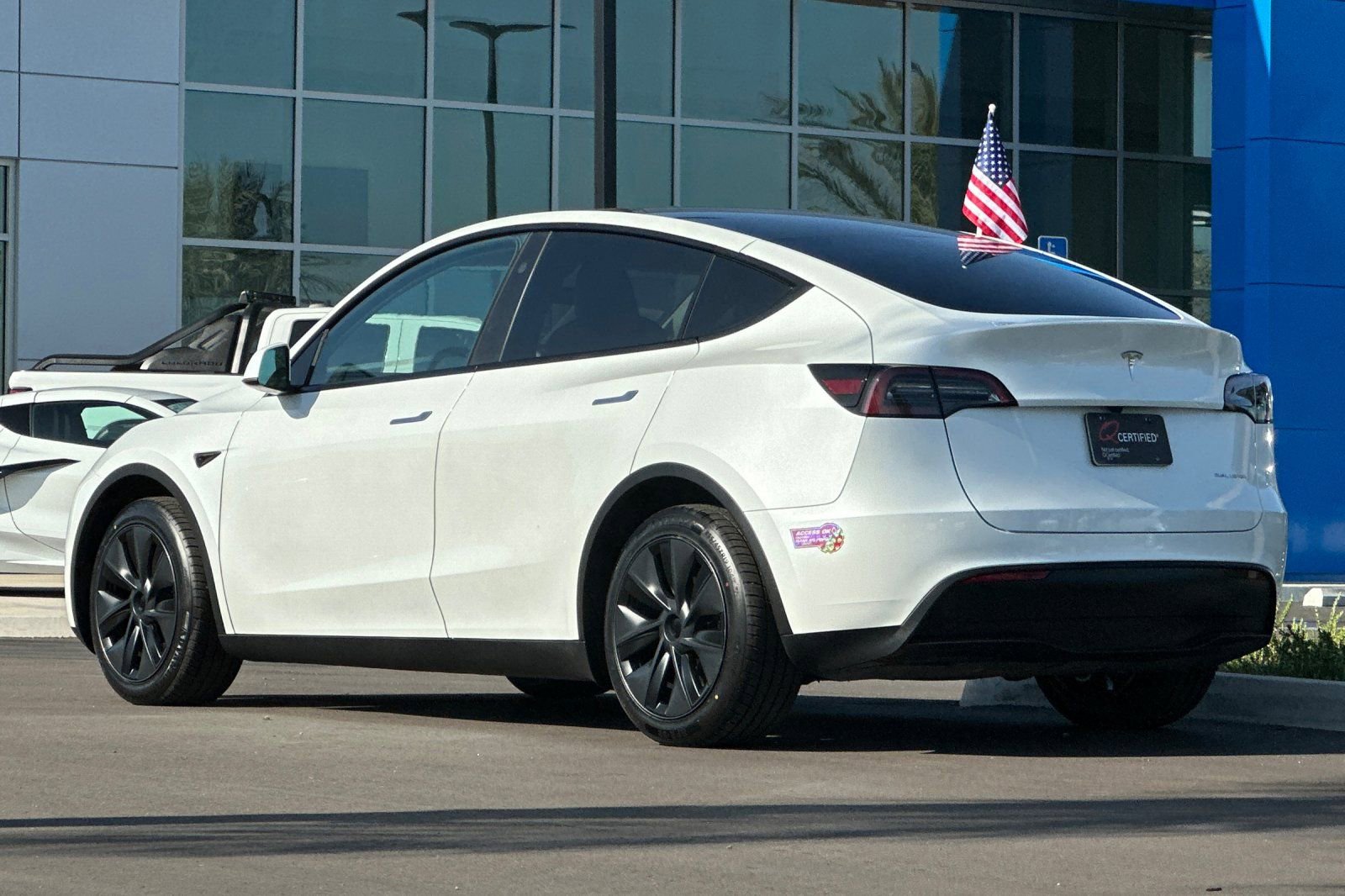 Used 2025 Tesla Model Y Long Range image 6