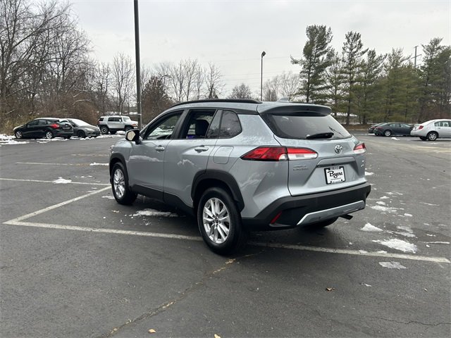 Used 2024 Toyota Corolla Cross LE image 8