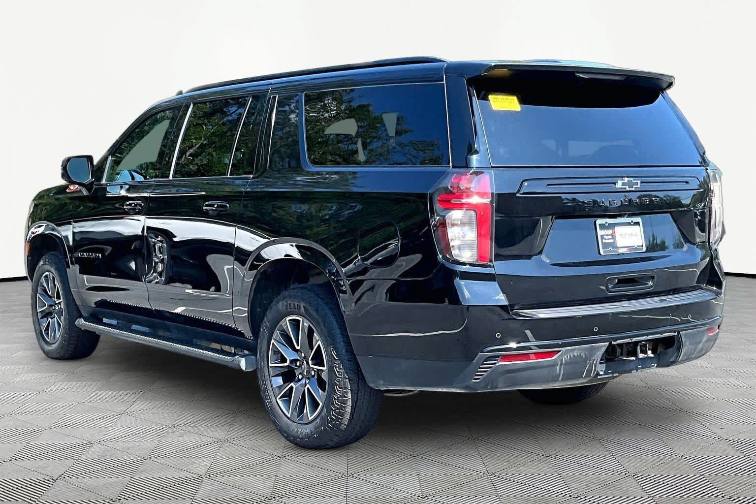 Used 2023 Chevrolet Suburban Z71 w/ Off-Road Capability Package AWD/4WD image 12