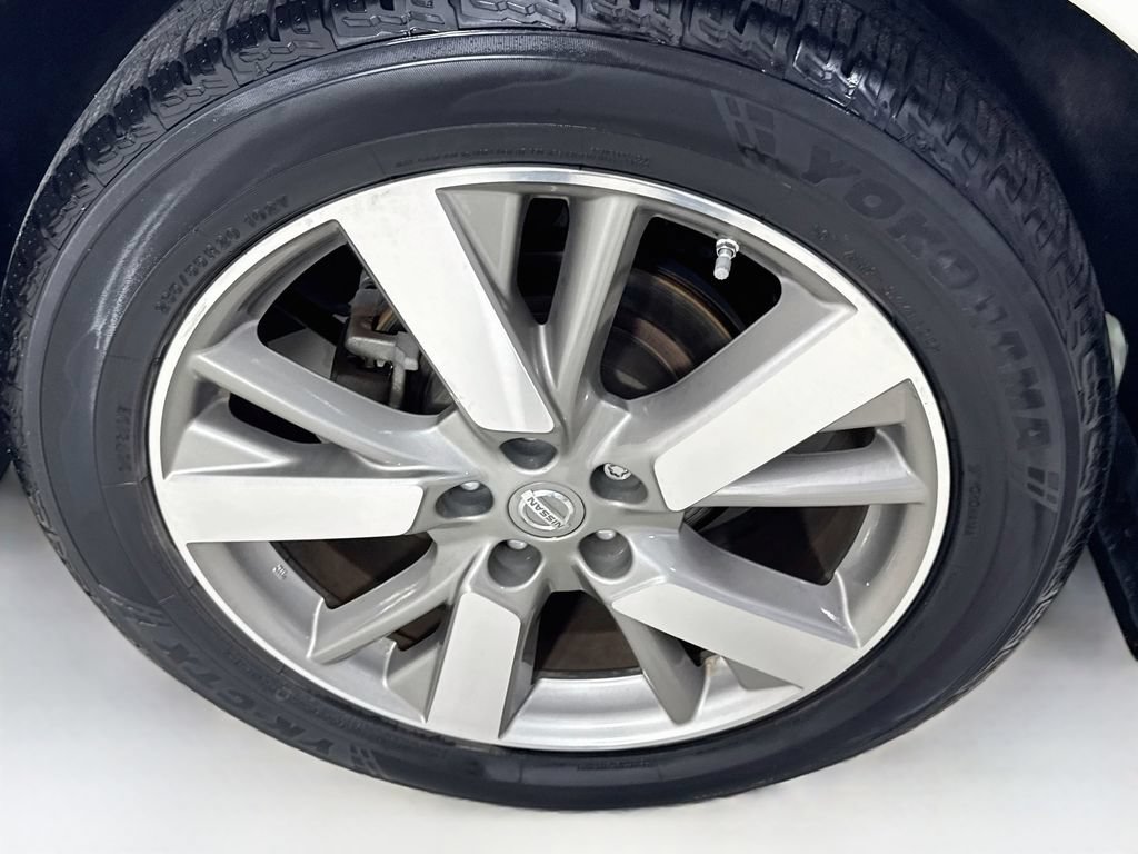 Used 2016 Nissan Pathfinder Platinum w/ Family Entertainment Package FWD image 45
