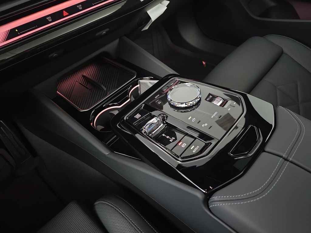 New 2026 BMW 540i xDrive w/ Executive Package image 25