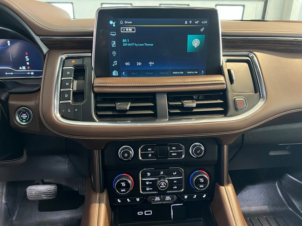 Used 2024 Chevrolet Suburban High Country image 11