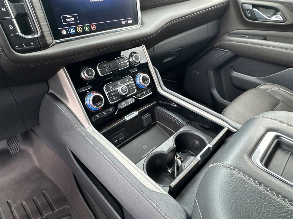 Used 2021 GMC Yukon Denali w/ Denali Premium Package image 33