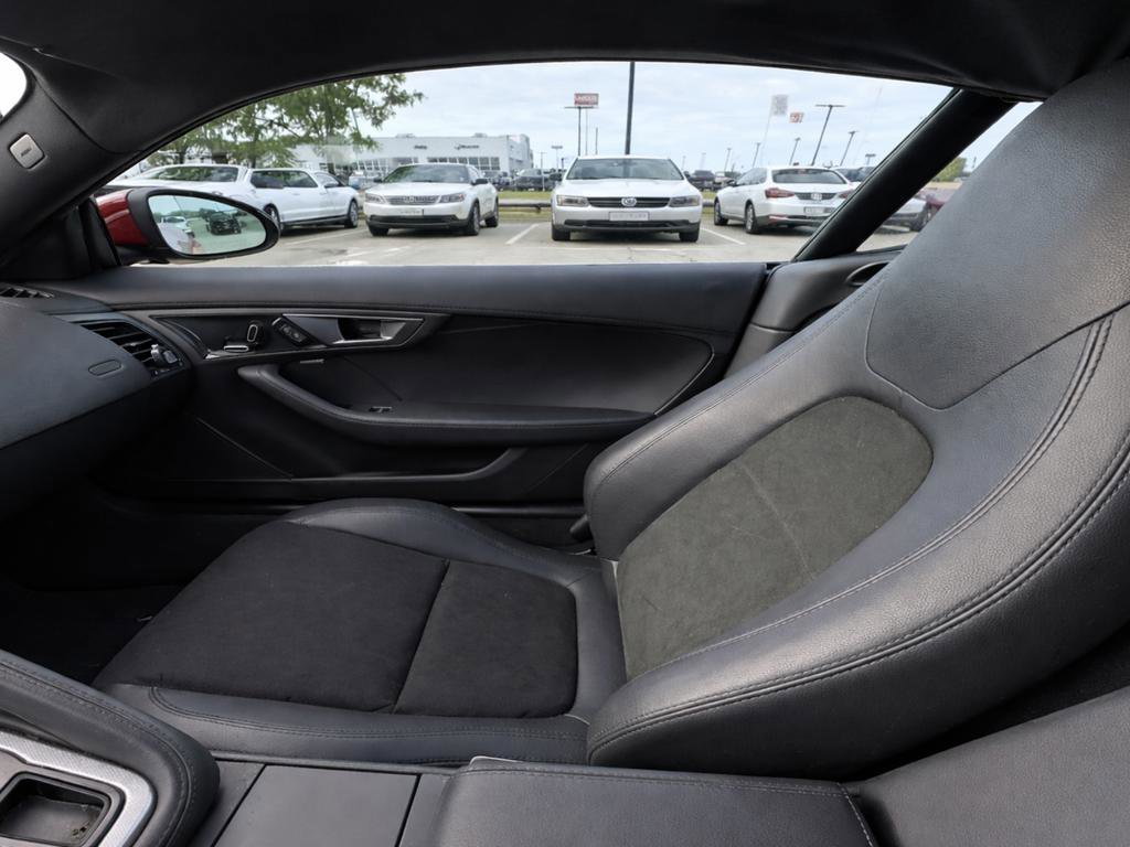Used 2017 Jaguar F-TYPE Coupe RWD image 13