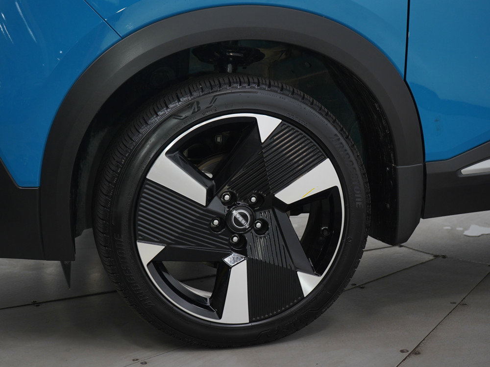 Used 2025 Nissan Kicks SR image 28