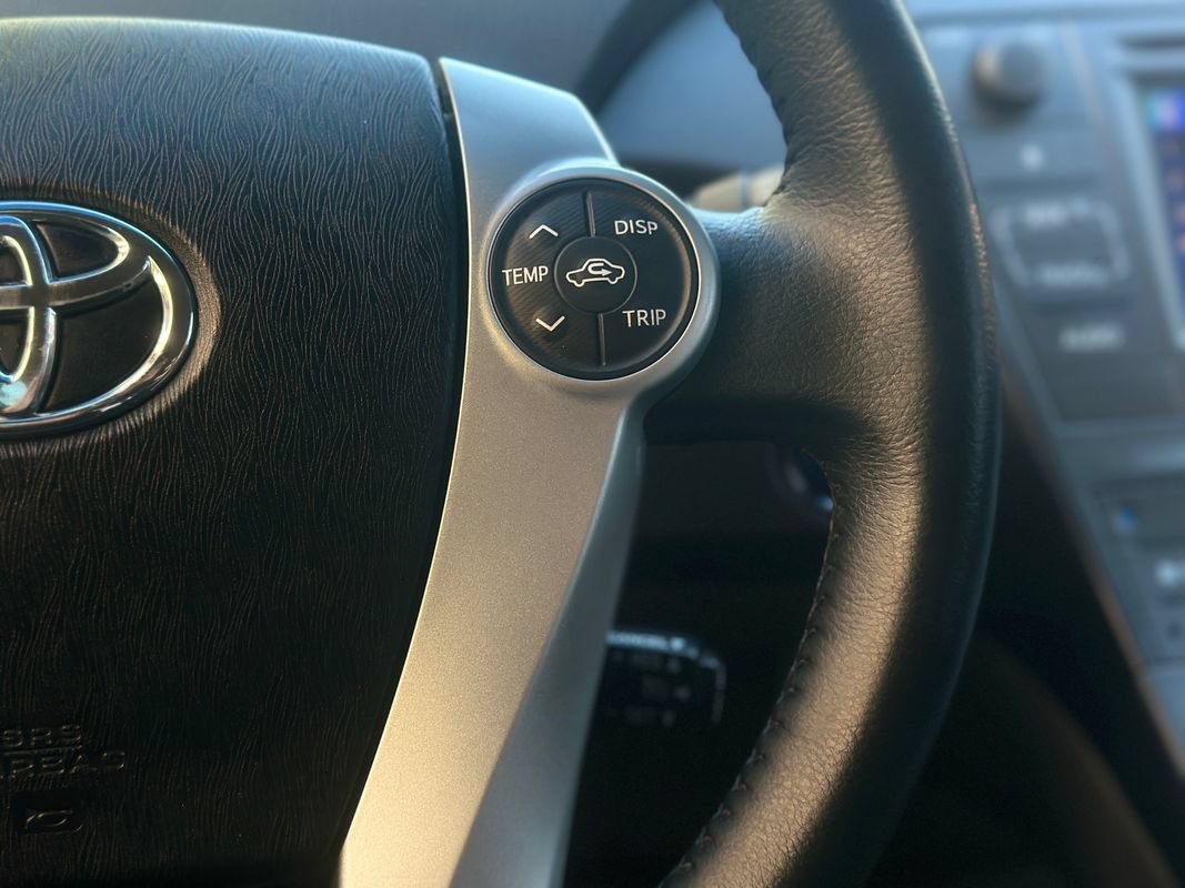 Used 2014 Toyota Prius Five FWD image 12