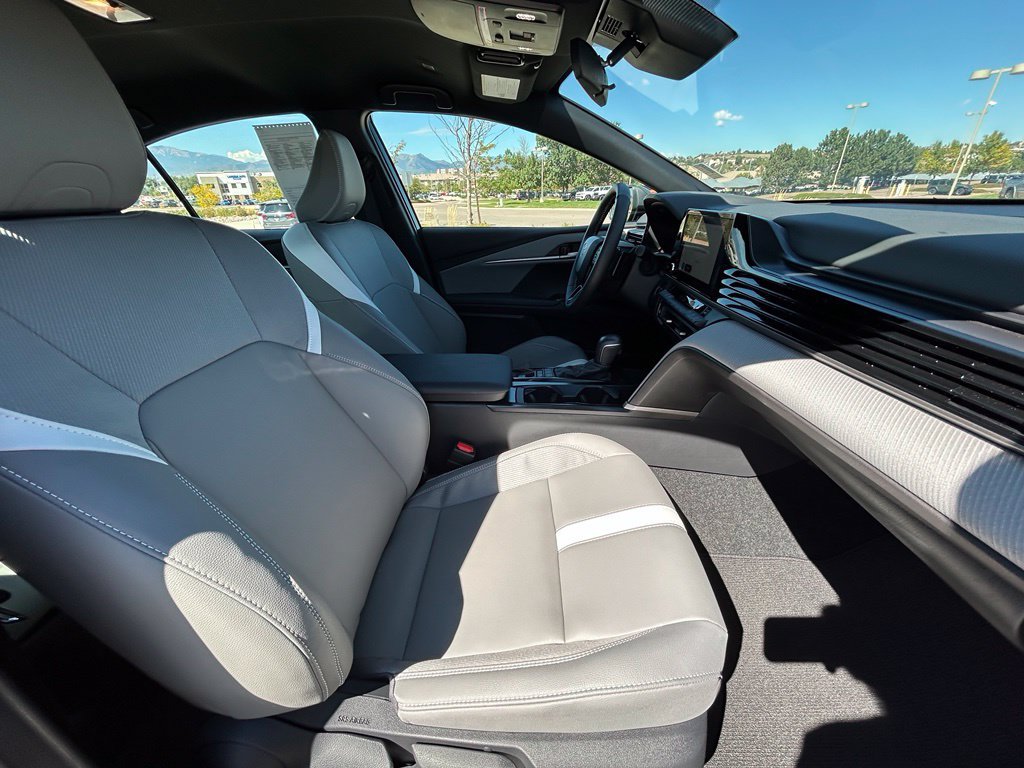 Used 2025 Toyota Camry SE AWD/4WD image 31