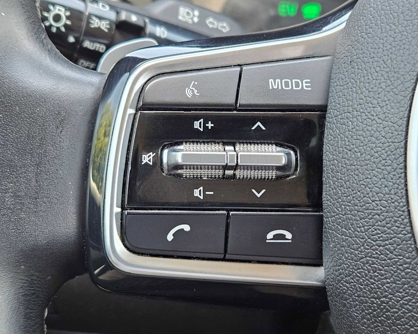 Used 2022 Kia Sorento EX w/ Panoramic Sunroof Package AWD/4WD image 12