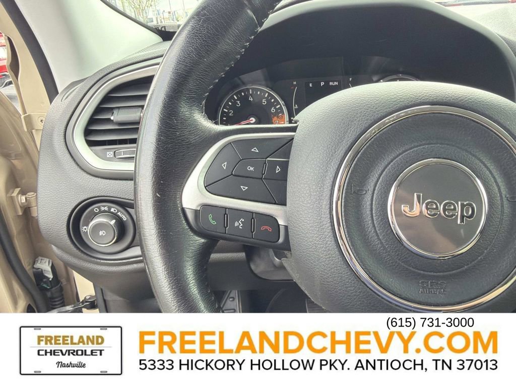 Used 2016 Jeep Renegade Latitude image 28