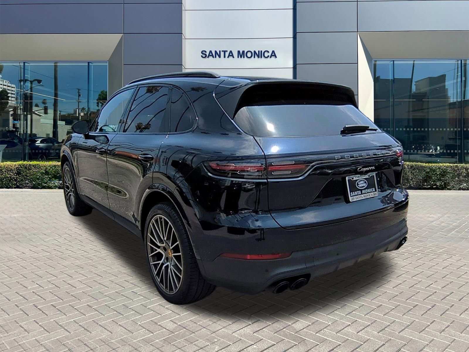 Used 2023 Porsche Cayenne Platinum Edition AWD/4WD image 3