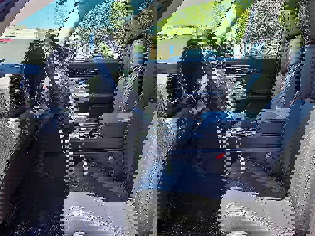 New 2025 Honda Pilot Touring image 10