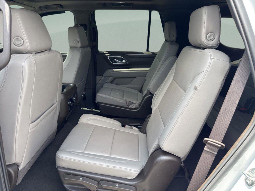 Used 2024 Chevrolet Tahoe Z71 w/ Luxury Package AWD/4WD image 11
