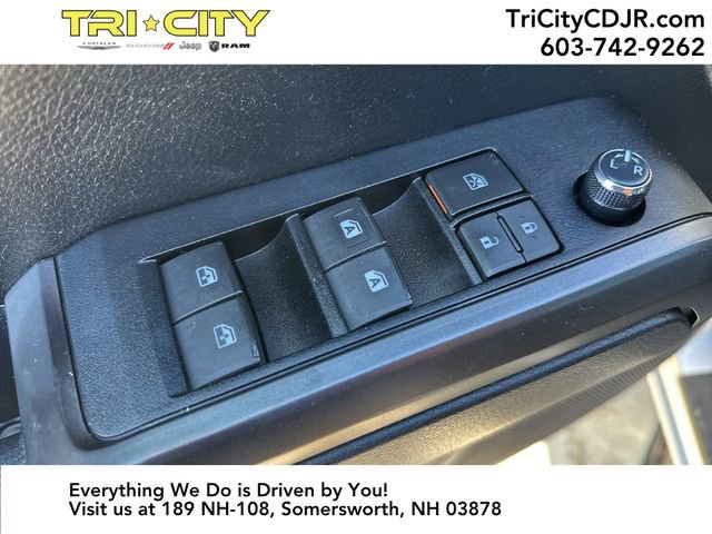 Used 2017 Toyota Tacoma TRD Off-Road w/ Tow Package (A/T) image 17